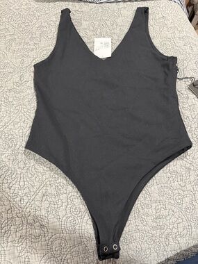 NWT Forever 21 Black V-Neck Ladies Bodysuit